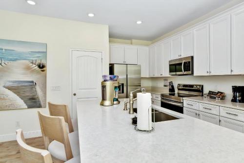 Serene Villa near Disney with Margaritaville Resort Island H20 Access - 8167CP - image 12