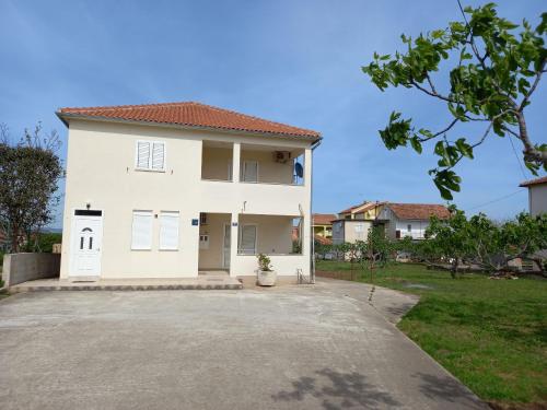 Apartments Tomislav - image 3