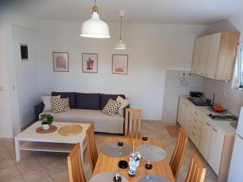 Apartments Tomislav - image 2