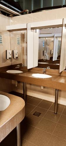 Baño, La Vita House Camp Terme 3000 Moravske Toplice 2 Thermal Tickets Included Free Bikes in Moravske Toplice