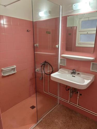 Cozy little room, Афины (фото 2)