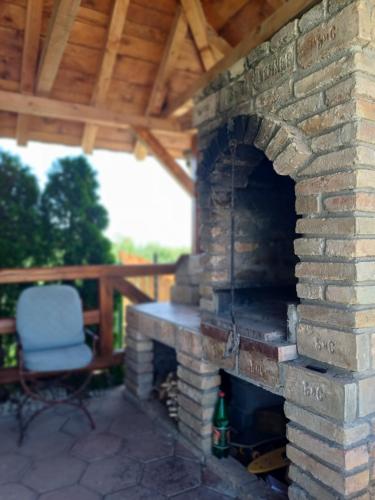 Létesítmények, Kuća za odmor Lončarević (Kuca za odmor Loncarevic) in Laćarak