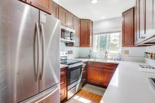 Stay and Play in San Diego Charming Condo! in Rancho Peñasquitos