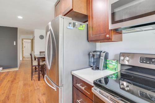 Stay and Play in San Diego Charming Condo! in Rancho Peñasquitos