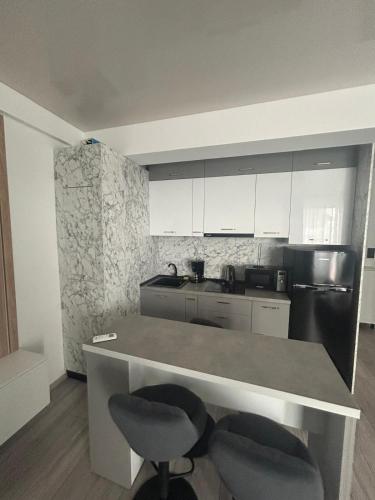 Studio 706 B2 ALMAR LUXURY RESIDENCE-Renting Apartments & Free Pool - image 4