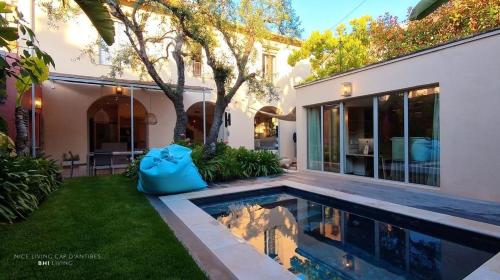 Nice Living Cap d'Antibes in Saramartel