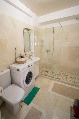 109 B2 ALMAR LUXURY RESIDENCE-Renting Apartments & Free Pool - image 2