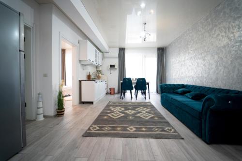 One-Bedroom Apartment with Pool View image 8