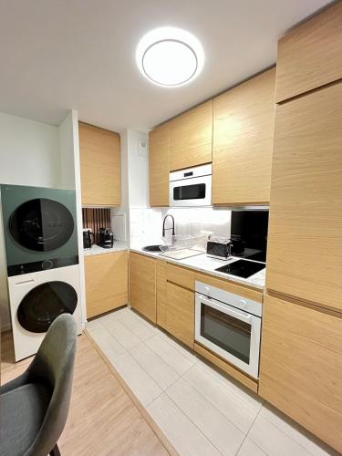 Cocina, T2D Apartment - Suite Gallery Disneyland Paris in Lognes