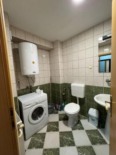 VD Apartment 2 ,only 5 min from main Bus Station, Skopje (fotografie 8)