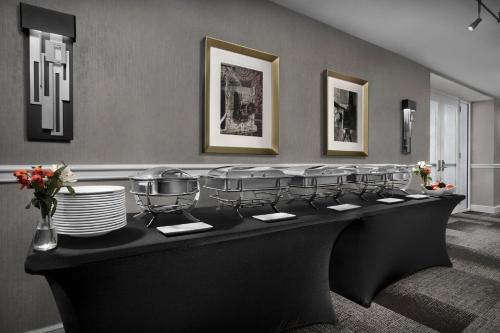Hotel Indigo Jacksonville-Deerwood Park an IHG Hotel - image 9