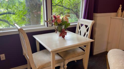 Bed and Breakfast on White Rock Creek - image 2