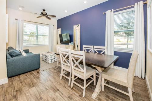 Flip Flops and Tank Tops Cottage with Private Pool near Disney with Margaritaville Access - 8098KD - image 13