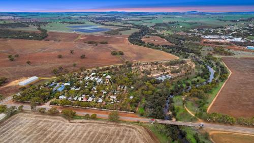 Exterior view, Northam Holiday Park in Northam