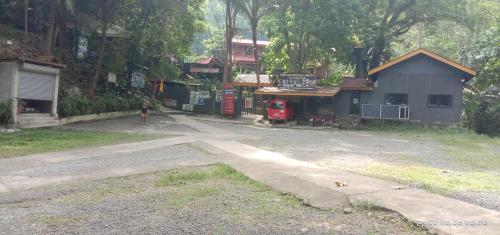 Twin hearts Resort Pool Cabin 3 in 哈薩安