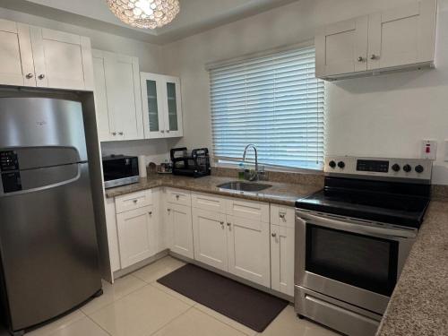 Apt Near Devon - Kingston- POOL- B306 FIWI, Kingston (foto 10)