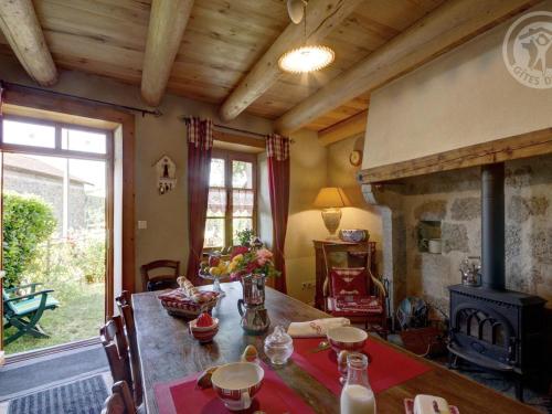 Gite de Caractere 3 Epis avec Jardin a Estivareilles - FR-1-496-43 in Charbonnieres-les-Bains