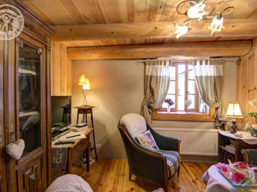 Gite de Caractere 3 Epis avec Jardin a Estivareilles - FR-1-496-43 in Charbonnieres-les-Bains