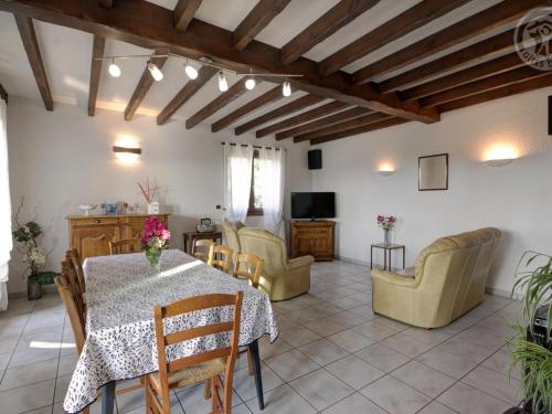 Gîte spacieux à Saint-Christo-en-Jarez avec jardin et terrasse - FR-1-496-204 (Gite spacieux a Saint-Christo-en-Jarez avec jardin et terrasse - FR-1-496-204) in Chasse-sur-Rhone