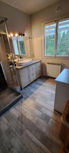 Vannas istaba, Le nid du canal in Pezens