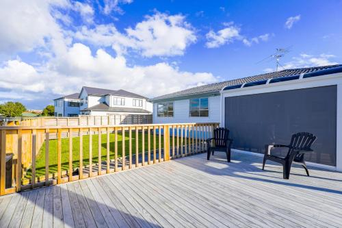 Stunning Two Bedroom House in in Half Moon Bay in هالف مون باي