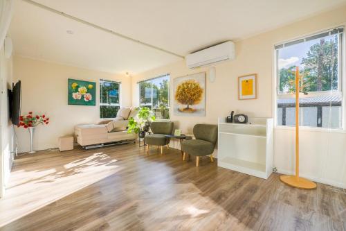 Stunning Two Bedroom House in in Half Moon Bay in هالف مون باي