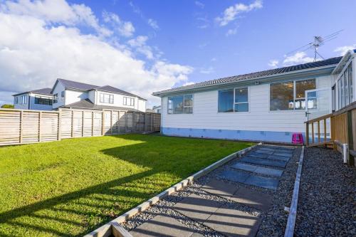 Stunning Two Bedroom House in in Half Moon Bay in هالف مون باي