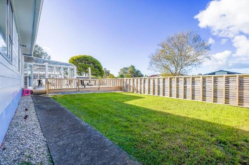 Stunning Two Bedroom House in in Half Moon Bay in هالف مون باي