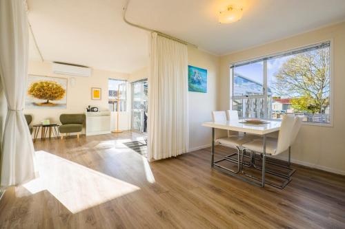 Stunning Two Bedroom House in in Half Moon Bay, Окленд (фото 10)