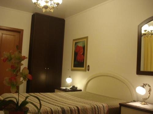 2 twin beds