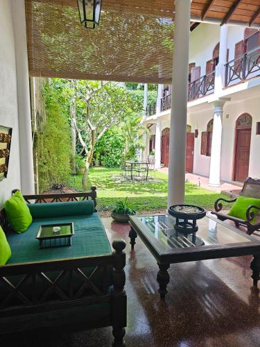 King Room with Garden View image 5