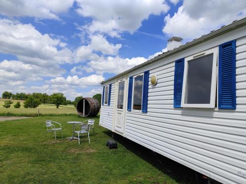 2 bedrooms, 4 beds