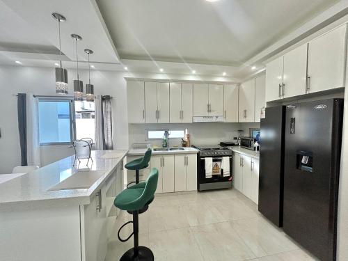 Cocina, Apartamento Fonzeka B1 A 1 Min de Playa 3 habitaciones Lujo Parqueo in Río San Juan