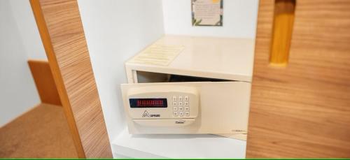 Deluxe Double or Twin Room image 10