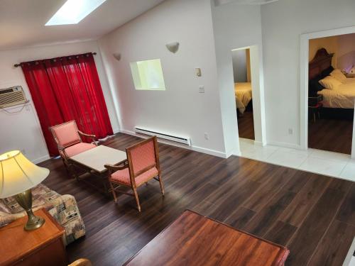 2 bedrooms, 3 beds