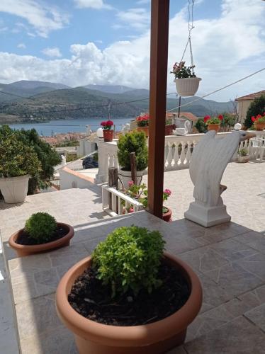 ELENA SEAVIEW house 2
