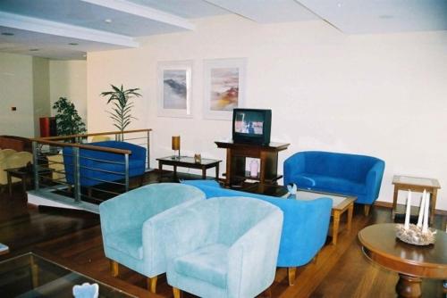 Areia Dourada Ideally located in the Porto Santo area, Areia Dourada promises a relaxing and wonderful visit. Both business travelers and tourists can enjoy the propertys facilities and services. Service-minded st