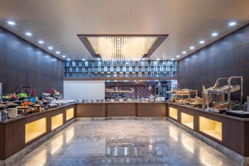 Royal Stay Palace Hotel - image 6