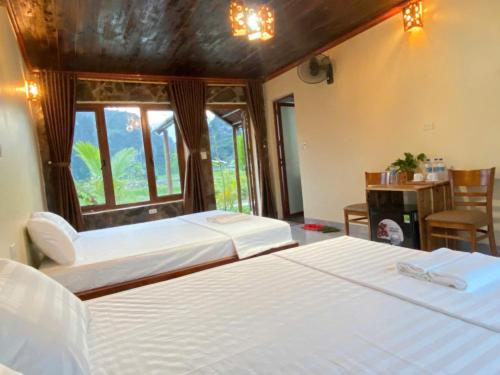 Double Room with Mountain View image 1