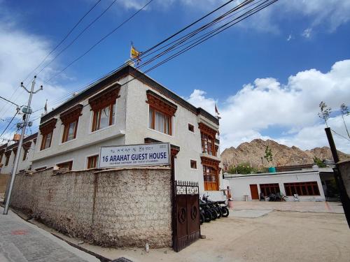 Sixteen Arahat guest house - image 3