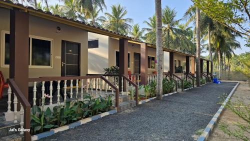 Coastline Beach Resort