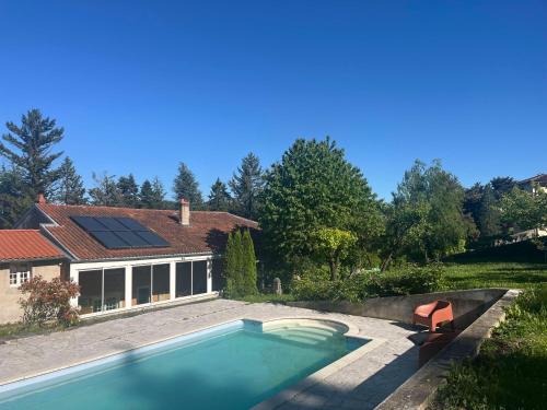 La maison perchée gîte à louer Vals-près-le-Puy