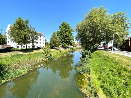 Newly renovated, bright and stylish flat in Σπάλντινγκ