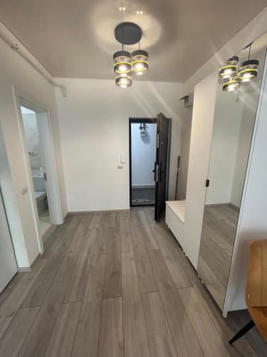 Studio with Balcony image 8