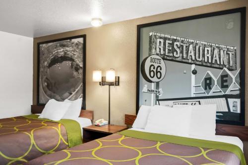 2 queen beds