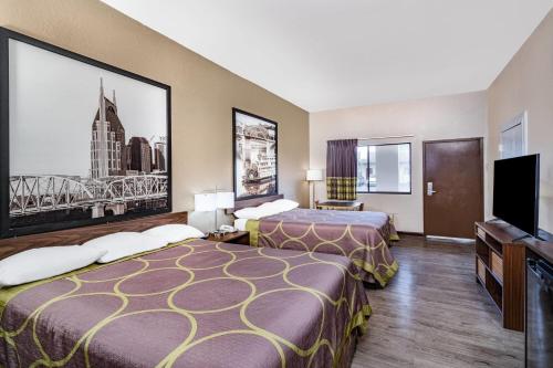 Super 8 by Wyndham Columbia in Columbia, USA