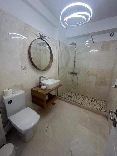 309 B2 ALMAR LUXURY RESIDENCE-Renting Apartments & Free Pool - image 3