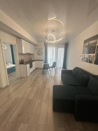 One-Bedroom Apartment with Pool View image 7