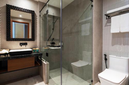 room detail thumbnail 2