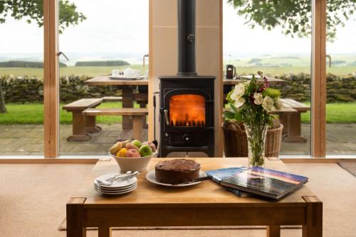 Exterior view, Vesta View & Shepherds Retreat in Newbrough